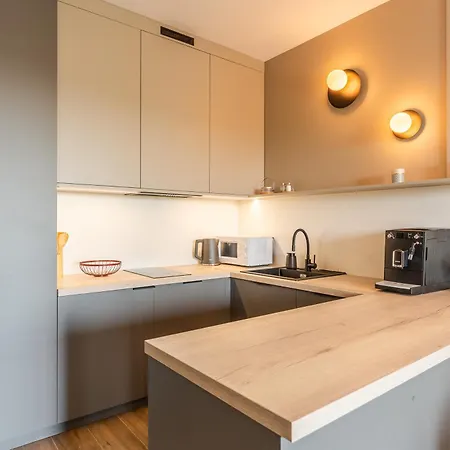 407 Morskich Opowiesci Przy Plazy - Perlowa Przystan - * סיאנוז'טי